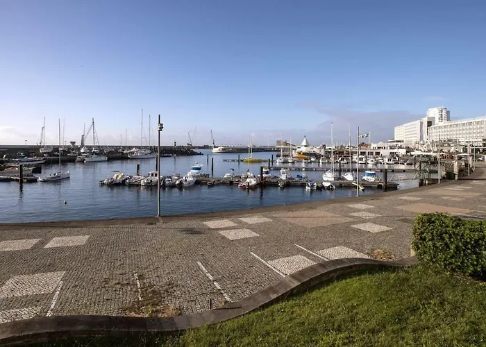 Azores Patio House *