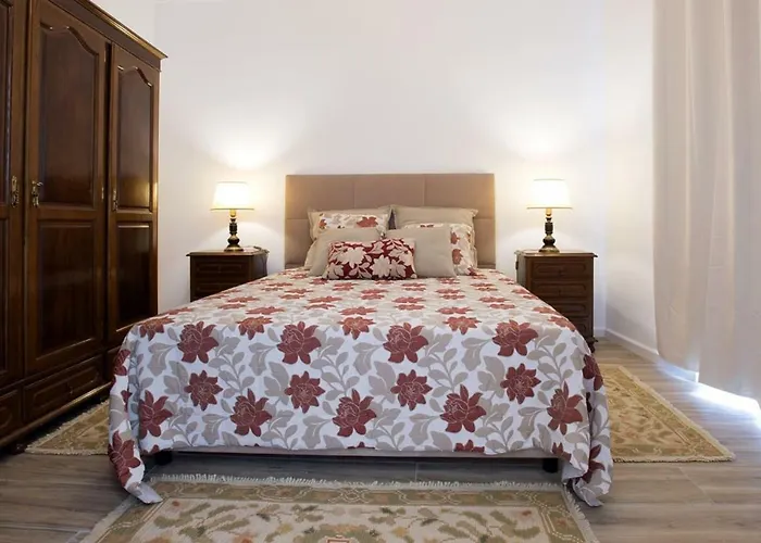 Azores Patio House *